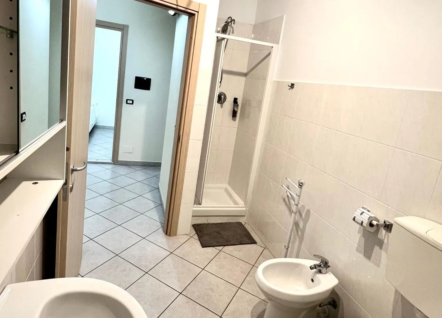 Oma Apartment بافيا إيطاليا